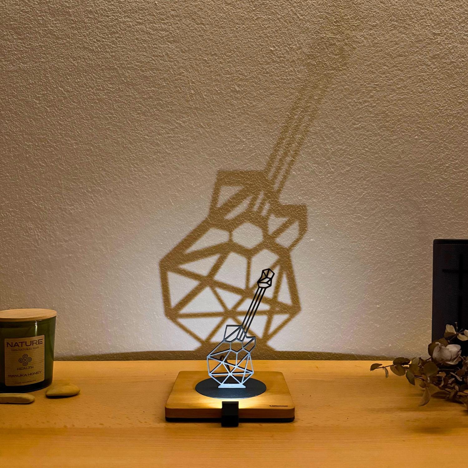 Lumwood Gitarre | LED Lampe aus Holz mit Schatteneffekt | Handgemacht | Deko mit Licht | Nachtlicht | Wechselbare Figur Bild 8
