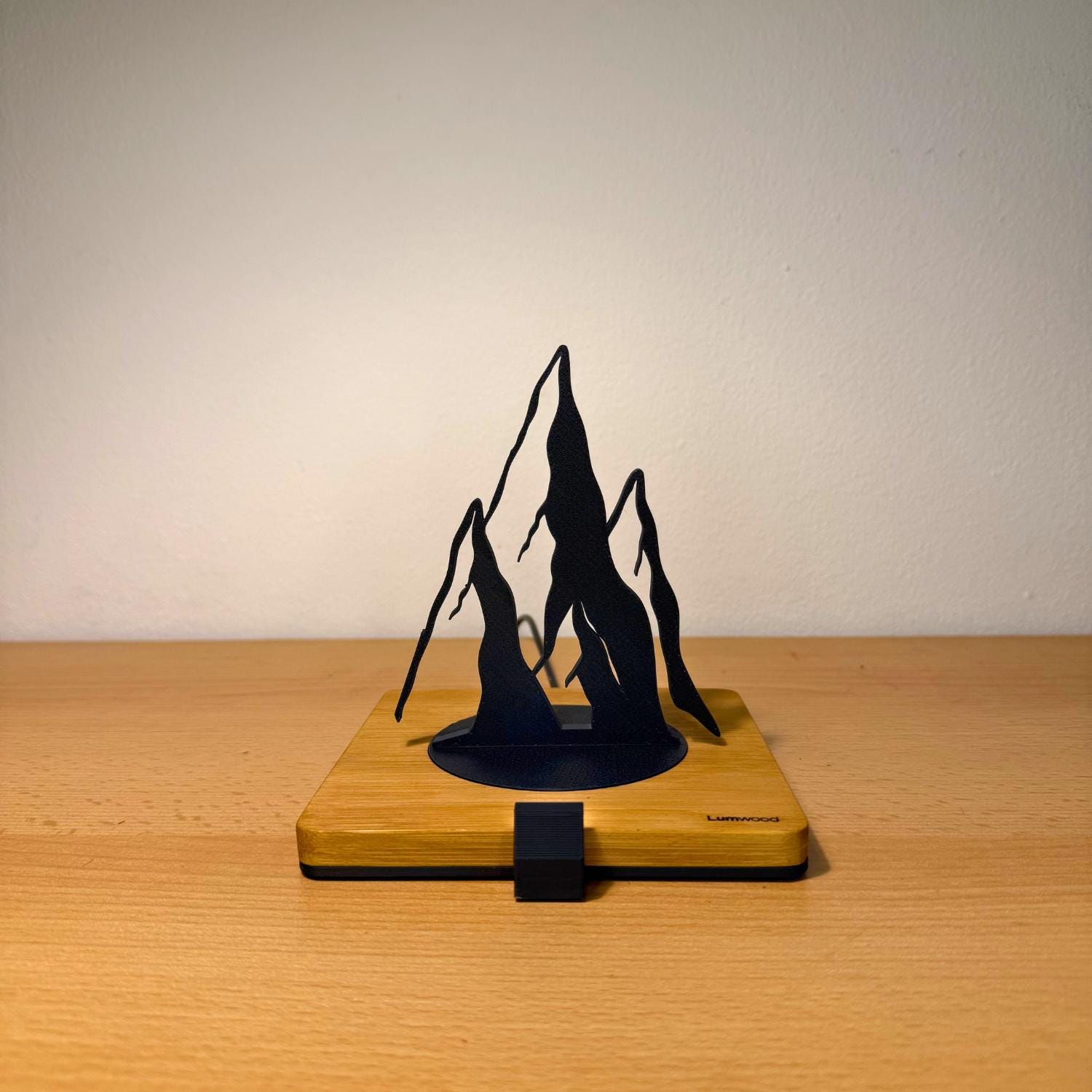 Lumwood Berg | LED Lampe aus Holz mit Schatteneffekt | Handgemacht | Deko mit Licht | Nachtlicht | Wechselbare Figur Bild 2