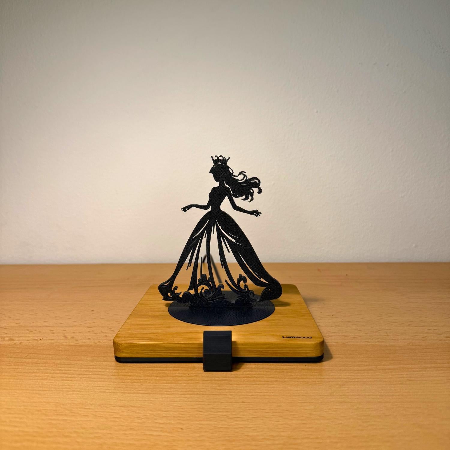 Lumwood Prinzessin | LED Lampe aus Holz mit Schatteneffekt | Handgemacht | Deko mit Licht | Nachtlicht | Wechselbare Figur Bild 2