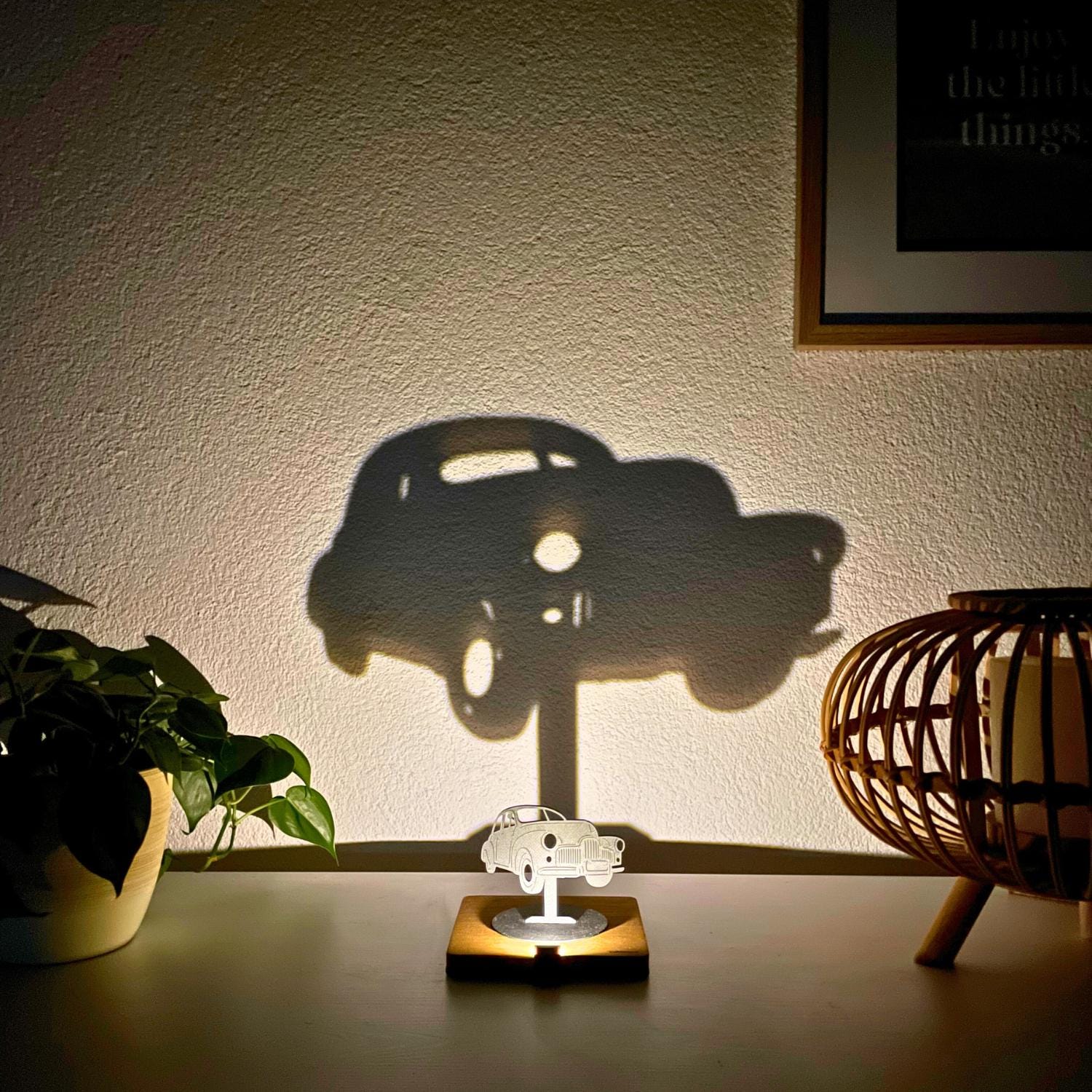 Lumwood Auto | LED Lampe aus Holz mit Schatteneffekt | Handgemacht | Deko mit Licht | Nachtlicht | Wechselbare Figur Bild 6