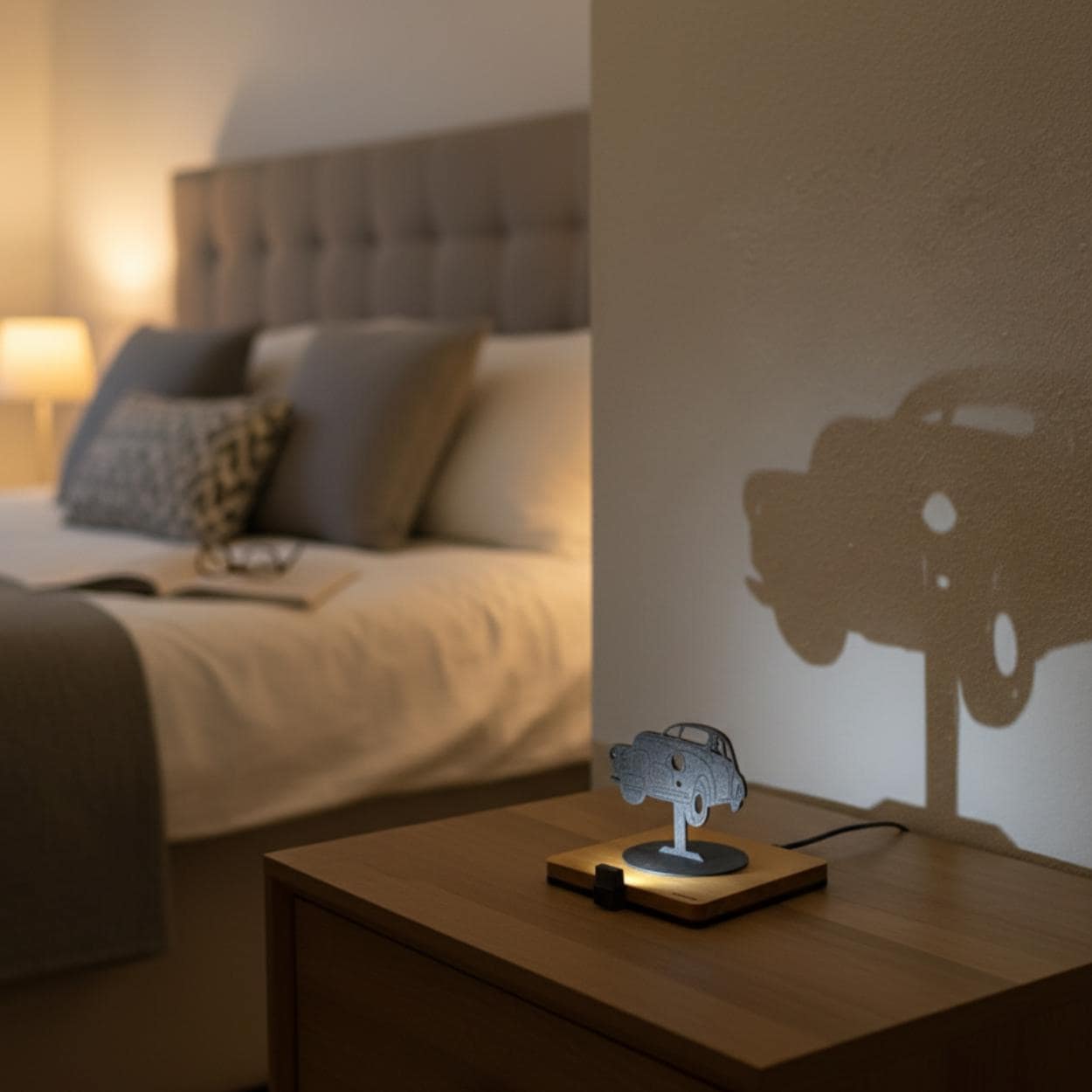 Lumwood Auto | LED Lampe aus Holz mit Schatteneffekt | Handgemacht | Deko mit Licht | Nachtlicht | Wechselbare Figur Bild 1