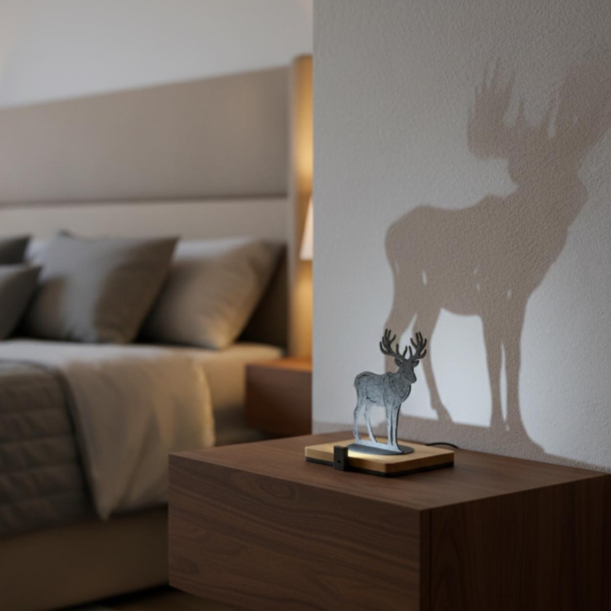 Lumwood Hirsch | LED Lampe aus Holz mit Schatteneffekt | Handgemacht | Deko mit Licht | Nachtlicht | Wechselbare Figur Bild 1